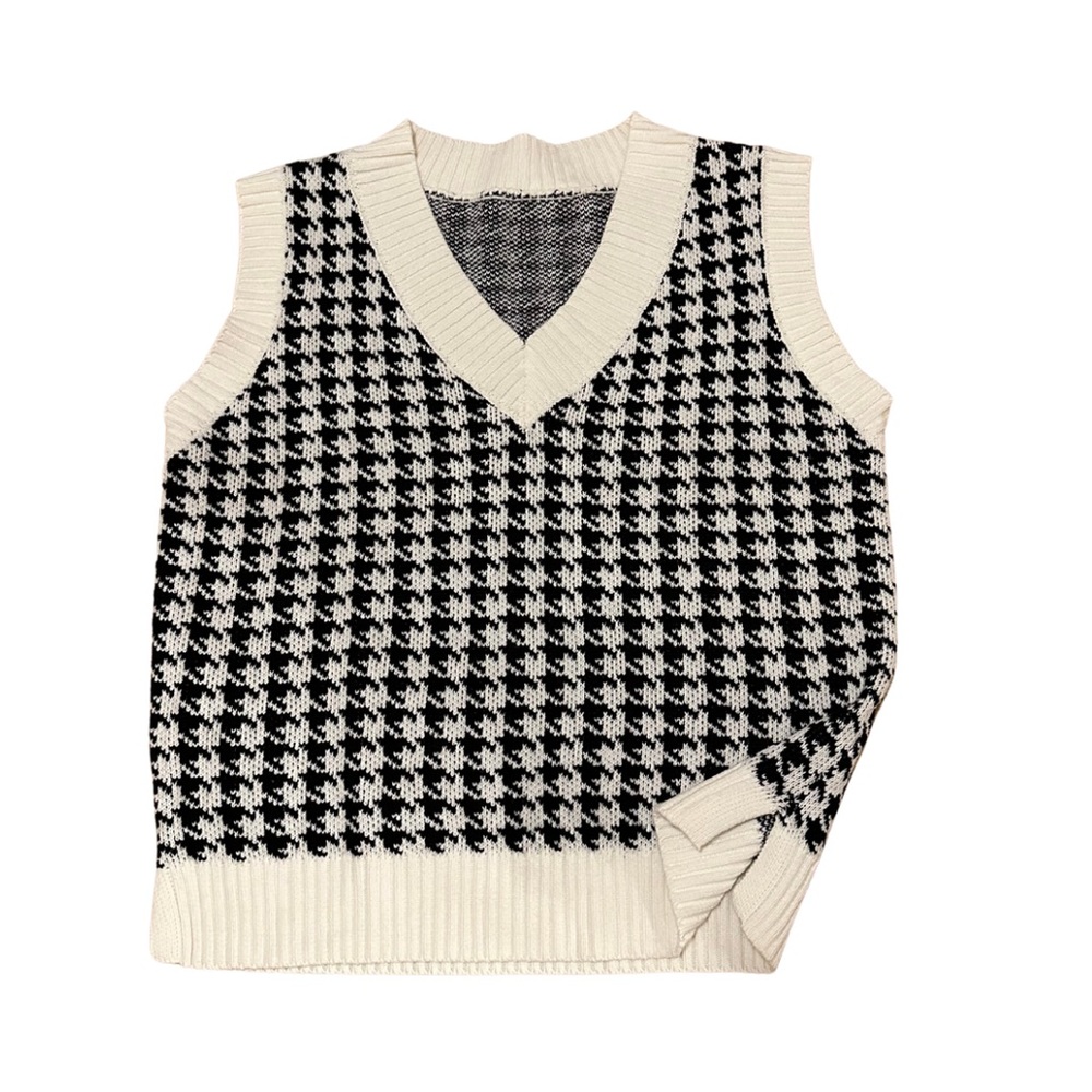 Houndstooth knit sweater vest